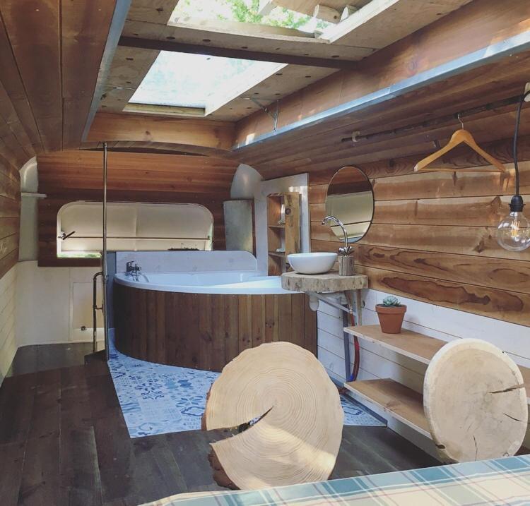 Cosmic Bus 2 Floor Farm stay *